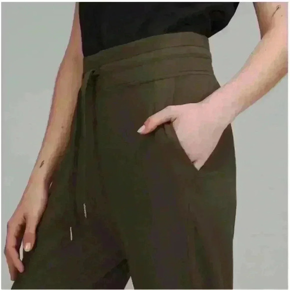 Lulu Lemon Ready to Rulu Joggers - Picture 3 of 3